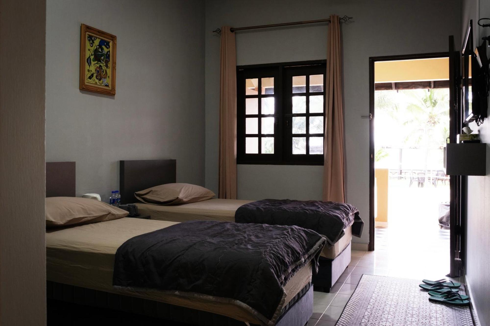Blackstone Beach Resort Kuantan Exterior photo